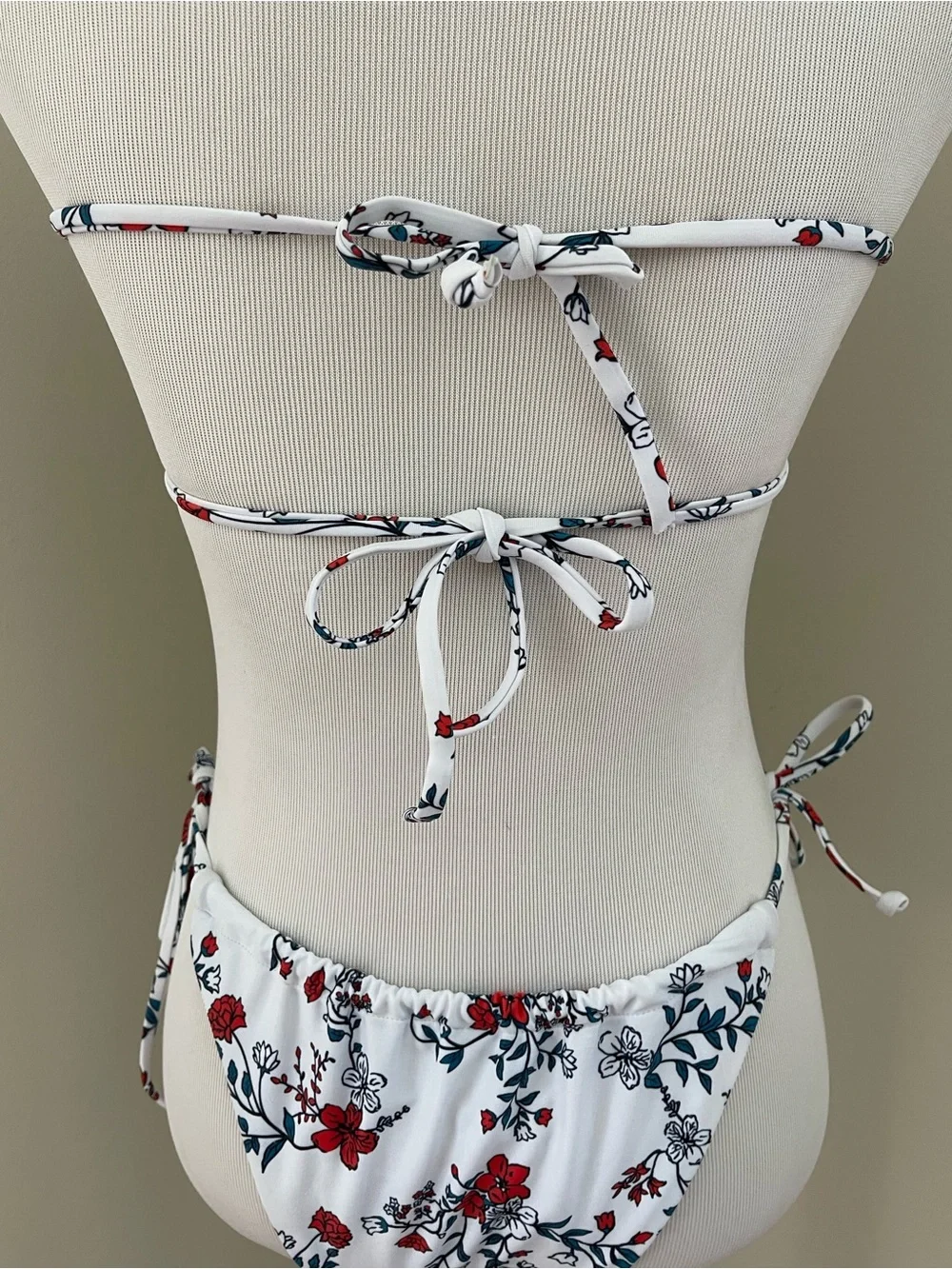 Zaful White Floral Bandeau Bikini with Red & Navy Accents Women’s S - US 4 EU 36